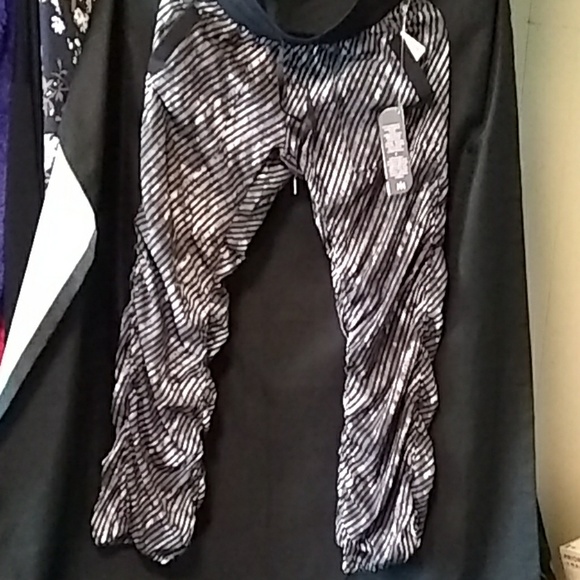 *Kyodan*  Grey and Black  Size Small - Picture 2 of 4
